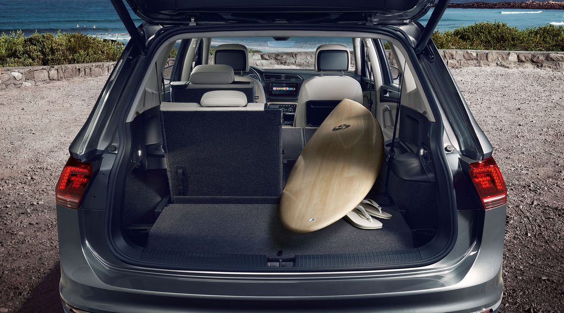 tn1169-luggage-compartment-seats-partly-folded.jpg