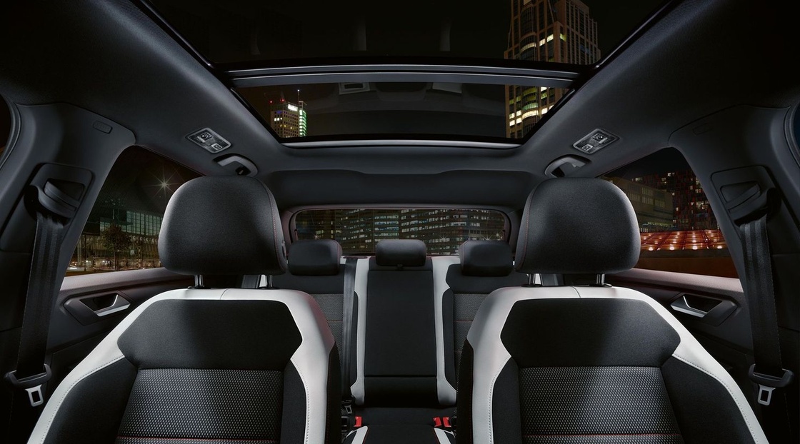 tc0029-sport-line-interior-sunroof.jpg